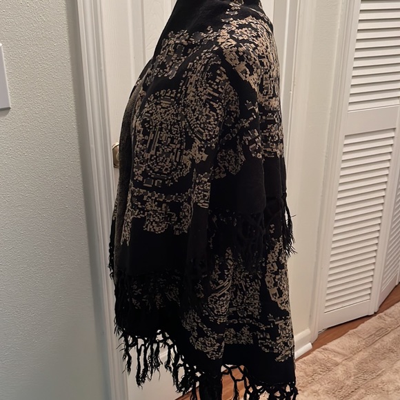 Warm two layer OS shawl - Picture 2 of 6